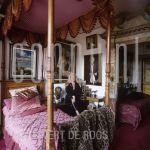 Sylvia Willink at home in Amsterdam.

[keywords]Posed, Eyecontact, Bedroom[/keywords]